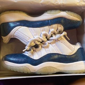 AUTHENTIC.  WORKING WITH ANY OFFERS!!